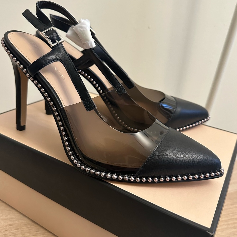 BCBG pump